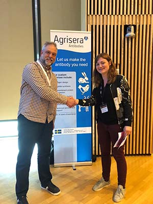 Marie-Louise receives the poster prize